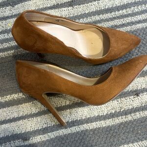 Great color! Only worn a few times. Like new!